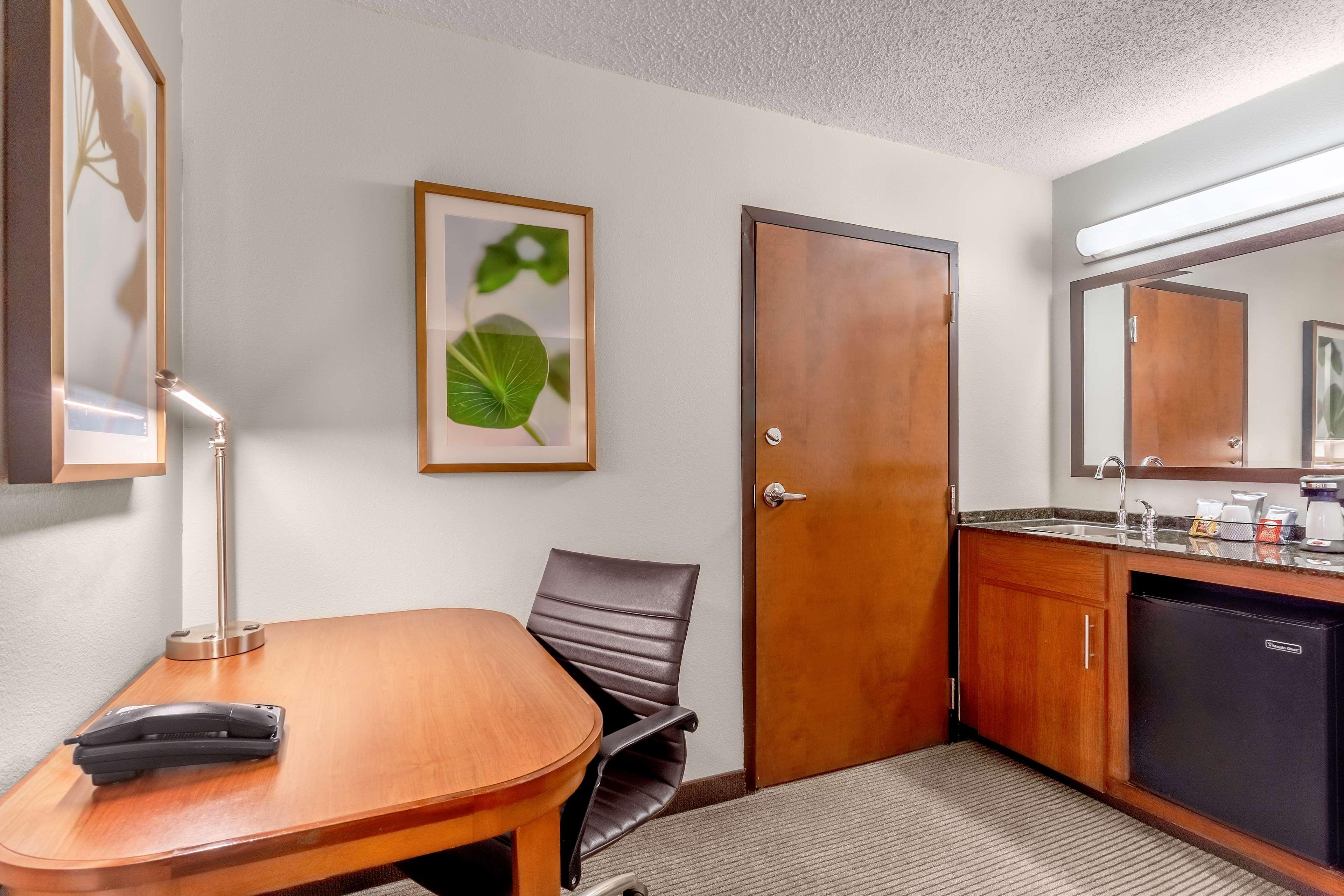 Hyatt Place Charlotte Airport Billy Graham Parkway Eksteriør billede